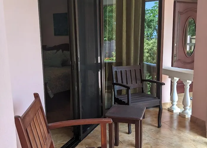 Beachfront Jungle Villa, Private Pool, Sleeps 8 Ferienhaus Playa Azul