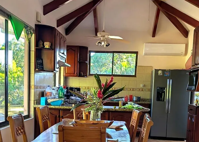 Beachfront Jungle Villa, Private Pool, Sleeps 8 Ferienhaus *