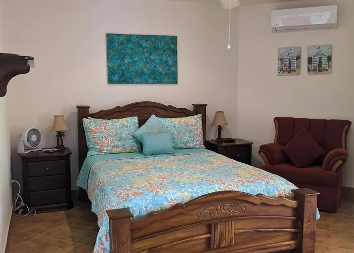 Beachfront Jungle Villa, Private Pool, Sleeps 8 *